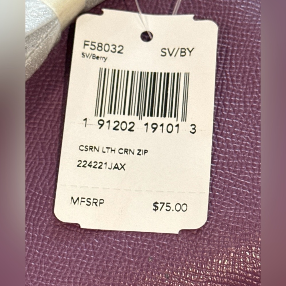 NWT Coach Purple Berry Pebbled Leather Zip Top Wristlet w/ Silver Hardware - Picture 6 of 6